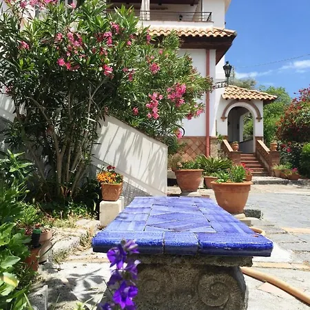 Terre Di Sicilia Oda ve Kahvaltı 3*